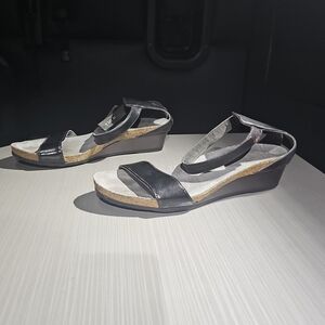 Naot Sandal‎ Womens 41 (10-10.5) Pixie Black Patent Leather Strappy Wedge Israel